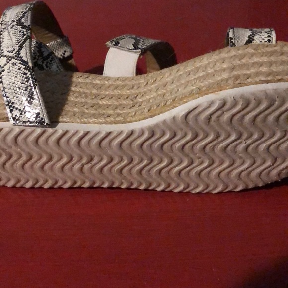 COPY - Python print platform sandals - Picture 2 of 4